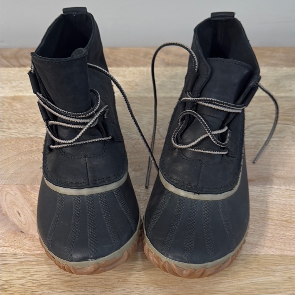 Sorel Black and Tan Duck Boots